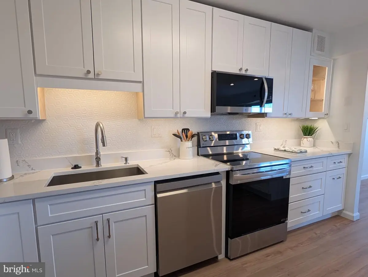 8340 Greensboro Dr #509, McLean, VA 22102 - #1