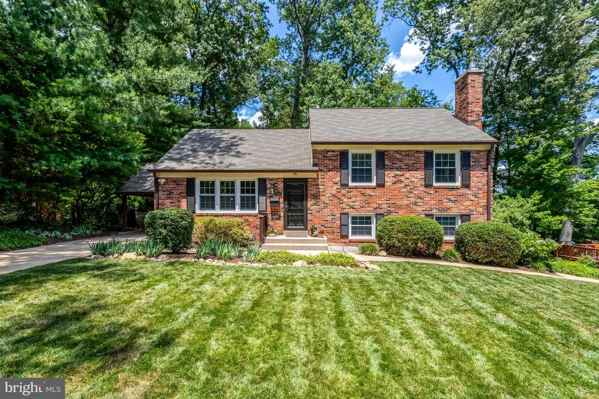 8916 Moreland Ln, Annandale, VA 22003 - #1