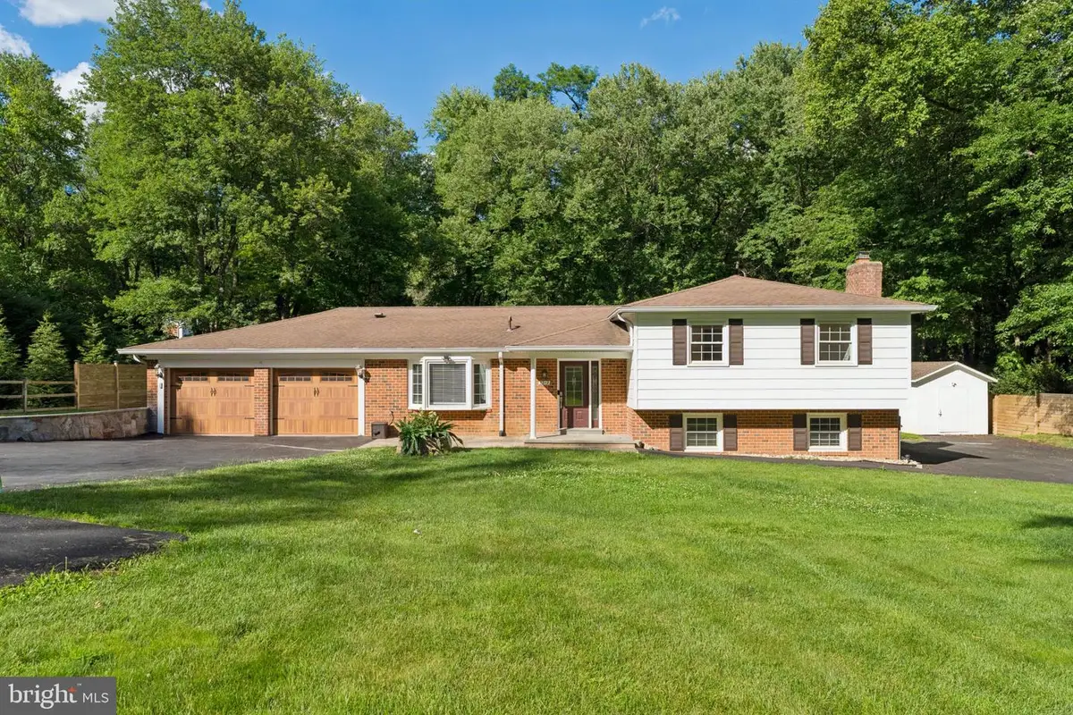 3219 Fox Mill Rd, Oakton, VA 22124 - #1