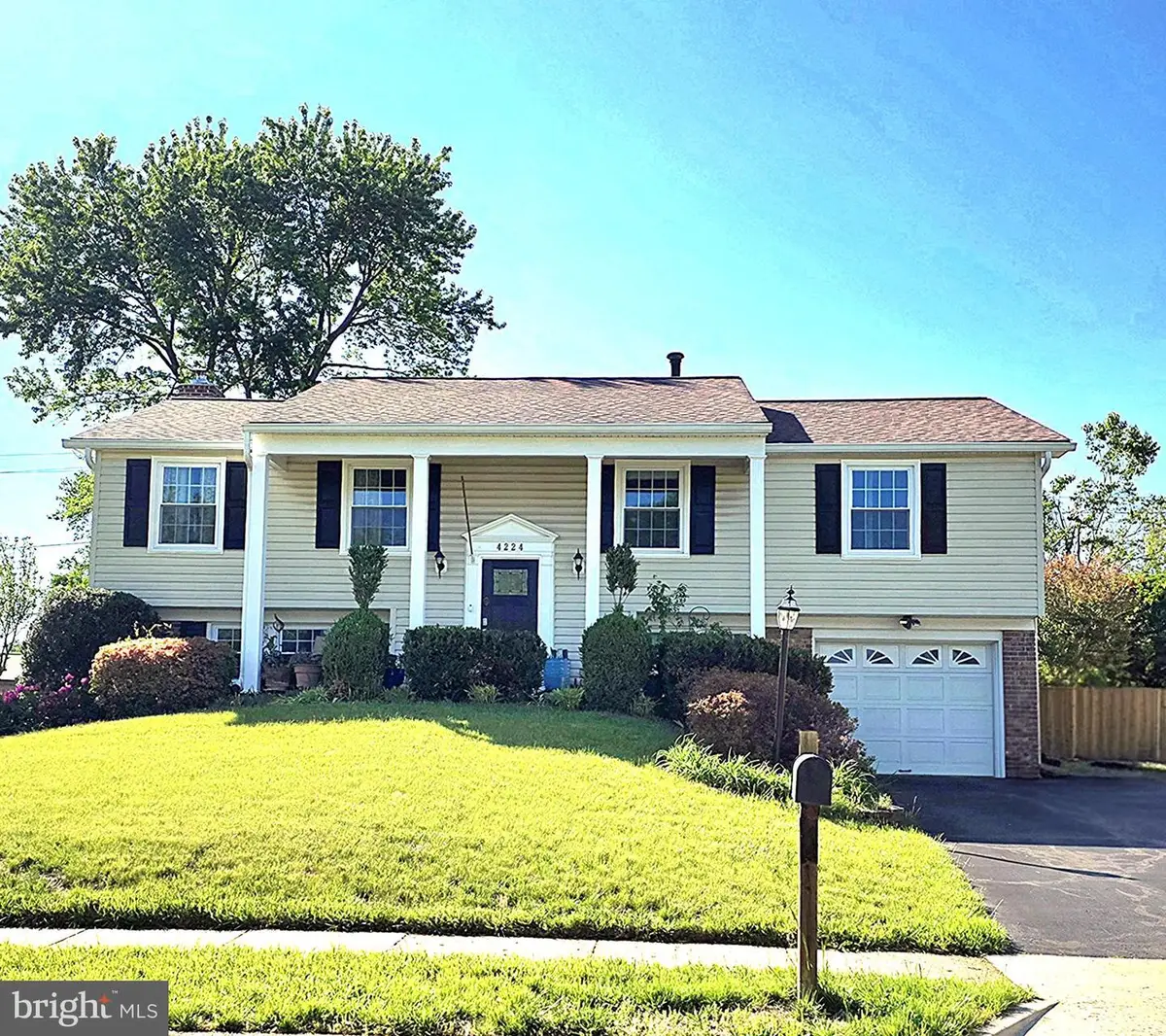 4224 Minstrell Ln, Fairfax, VA 22033 - #1