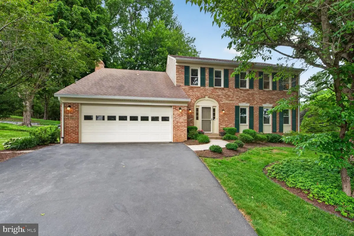 1651 Lozano Dr, Vienna, VA 22182 - #1
