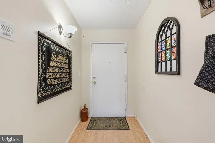 7600 Tremayne Pl #203, McLean, VA 22102 - #2