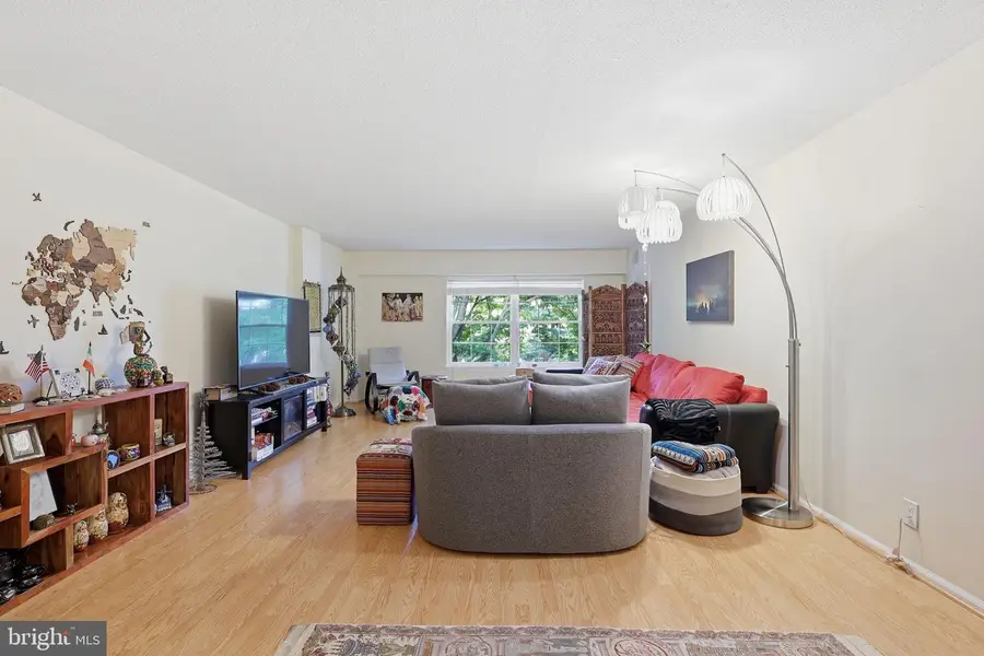 7600 Tremayne Pl #203, McLean, VA 22102 - #3