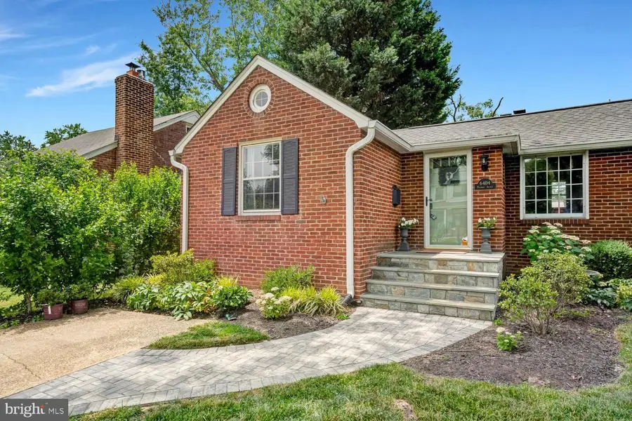 6404 Potomac Ave, Alexandria, VA 22307 - #2