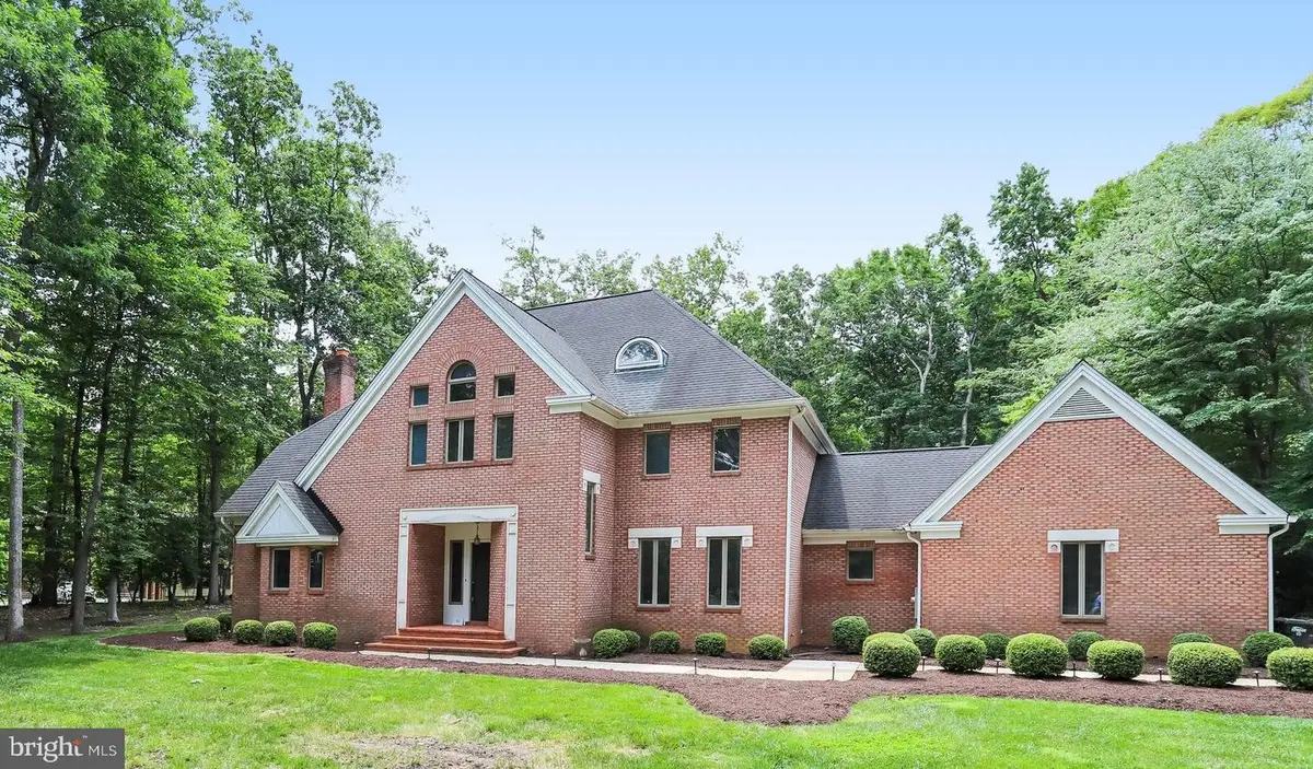 11109 Elmview Pl, Great Falls, VA 22066 - #1