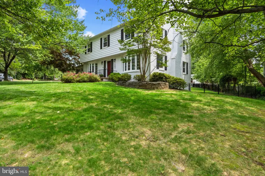 1007 Westbriar Dr Ne, Vienna, VA 22180 - #3