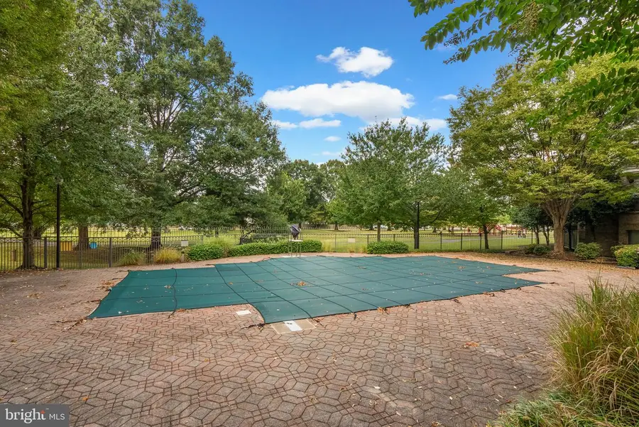 5575 Seminary Rd #102, Falls Church, VA 22041 - #3