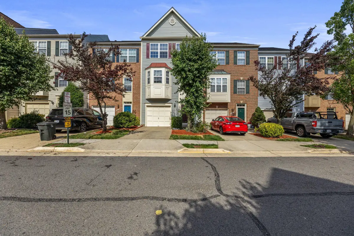 9241 Lorton Valley Rd, Lorton, VA 22079 - #1