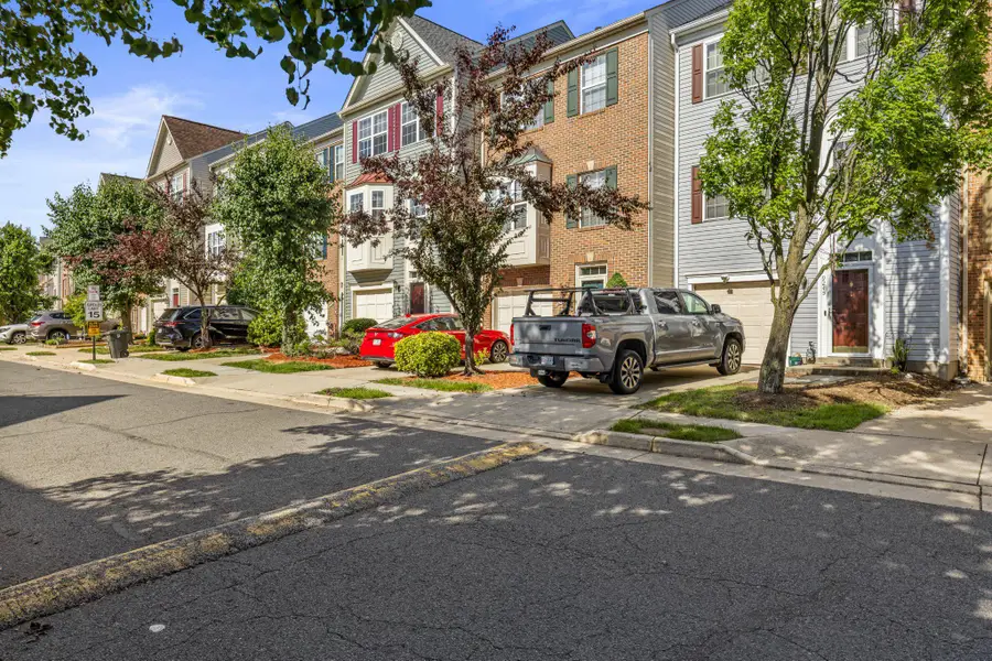 9241 Lorton Valley Rd, Lorton, VA 22079 - #3