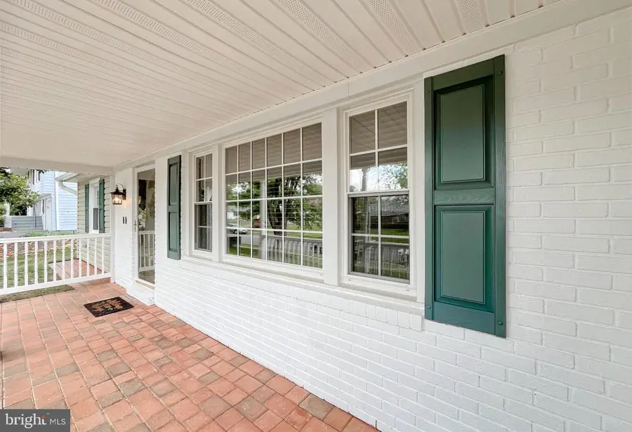 12833 Point Pleasant Dr, Fairfax, VA 22033 - #3