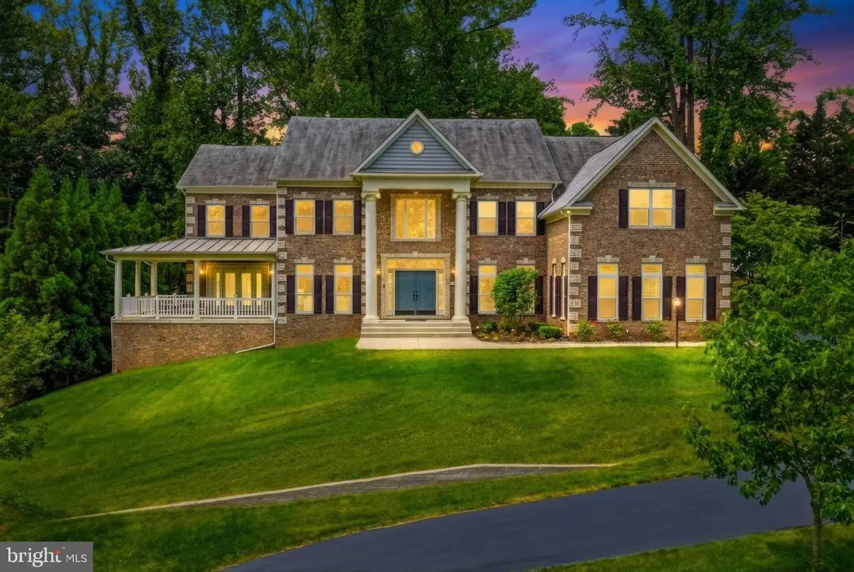 7821 Old Falls Rd, McLean, VA 22102 - #1