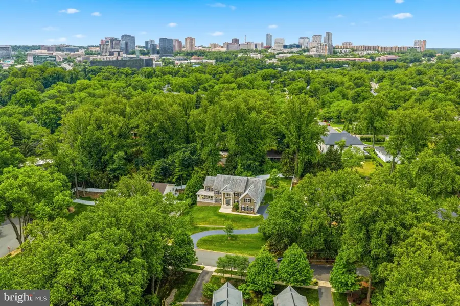 7821 Old Falls Rd, McLean, VA 22102 - #3