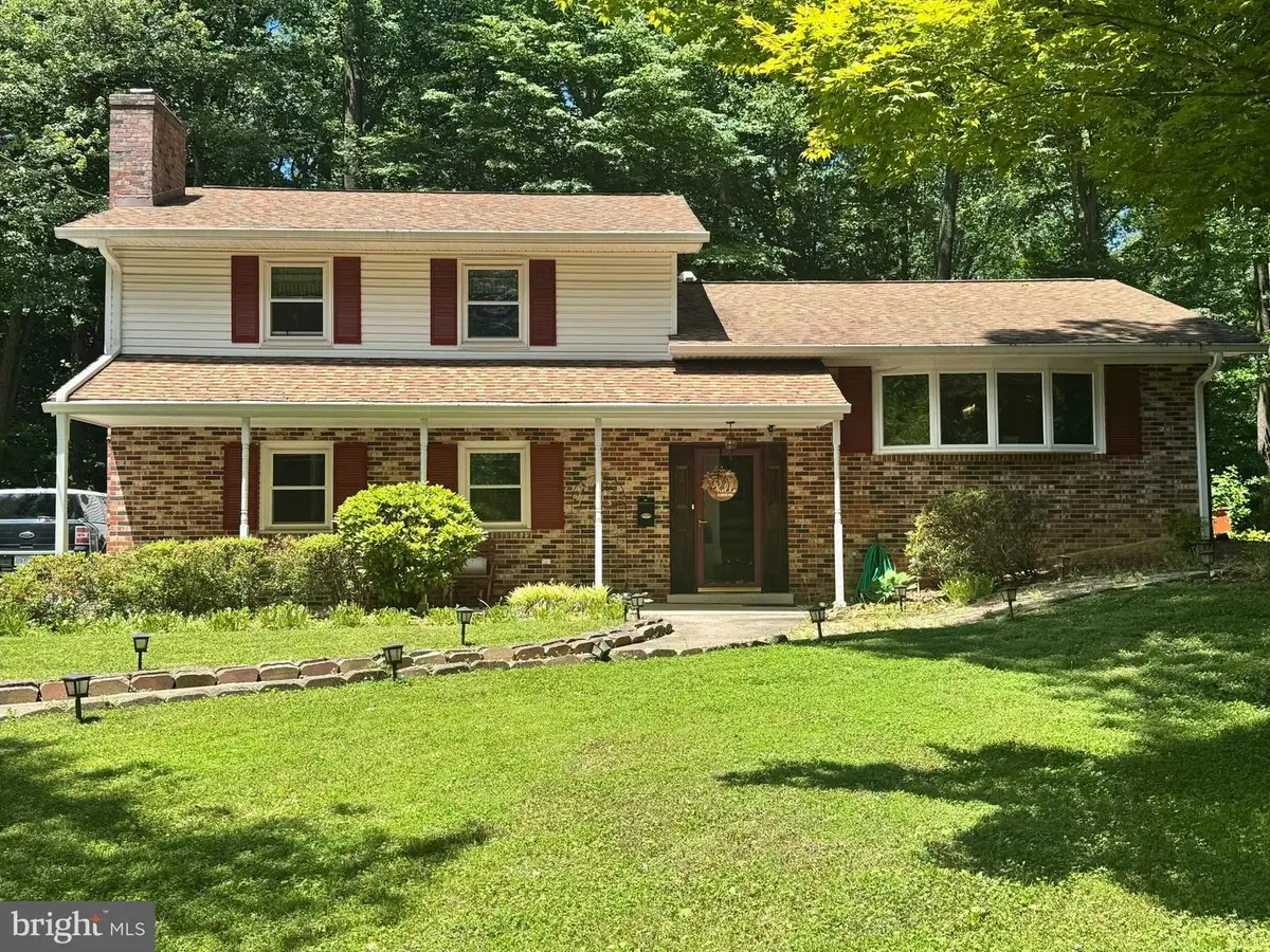 6816 Shrine Ct, Annandale, VA 22003 - #1