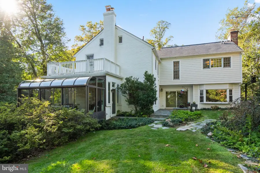 2827 Maple Ln, Fairfax, VA 22031 - #2
