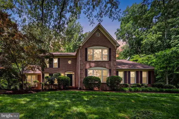 3272 History Dr, OAKTON, VA 22124