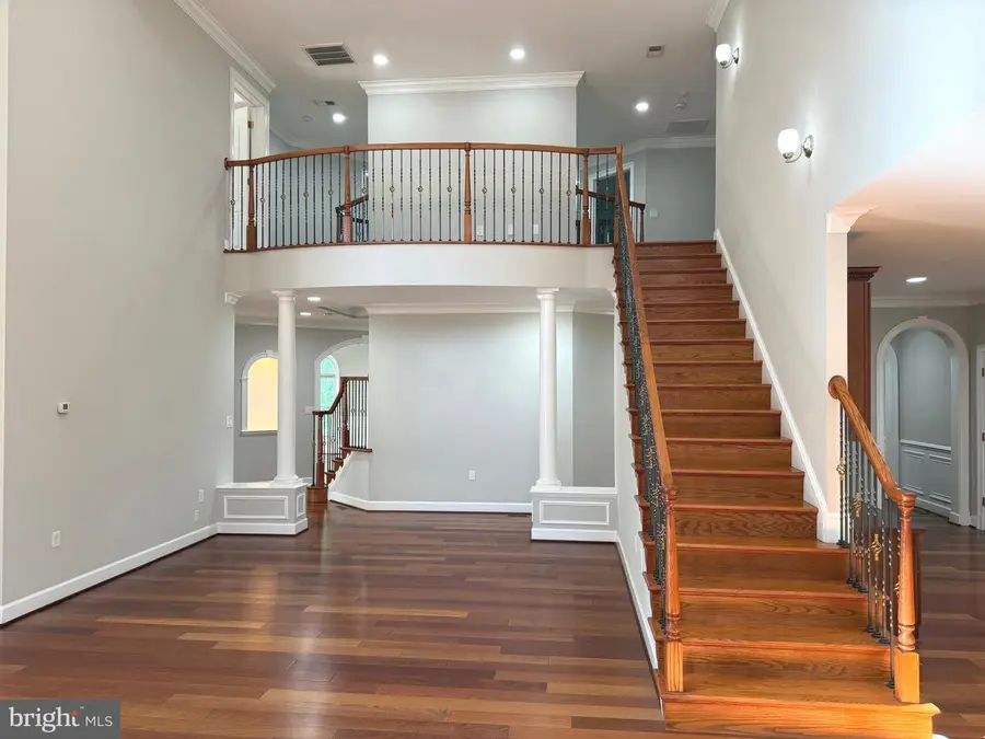 6529 Fairlawn Dr, McLean, VA 22101 - #3