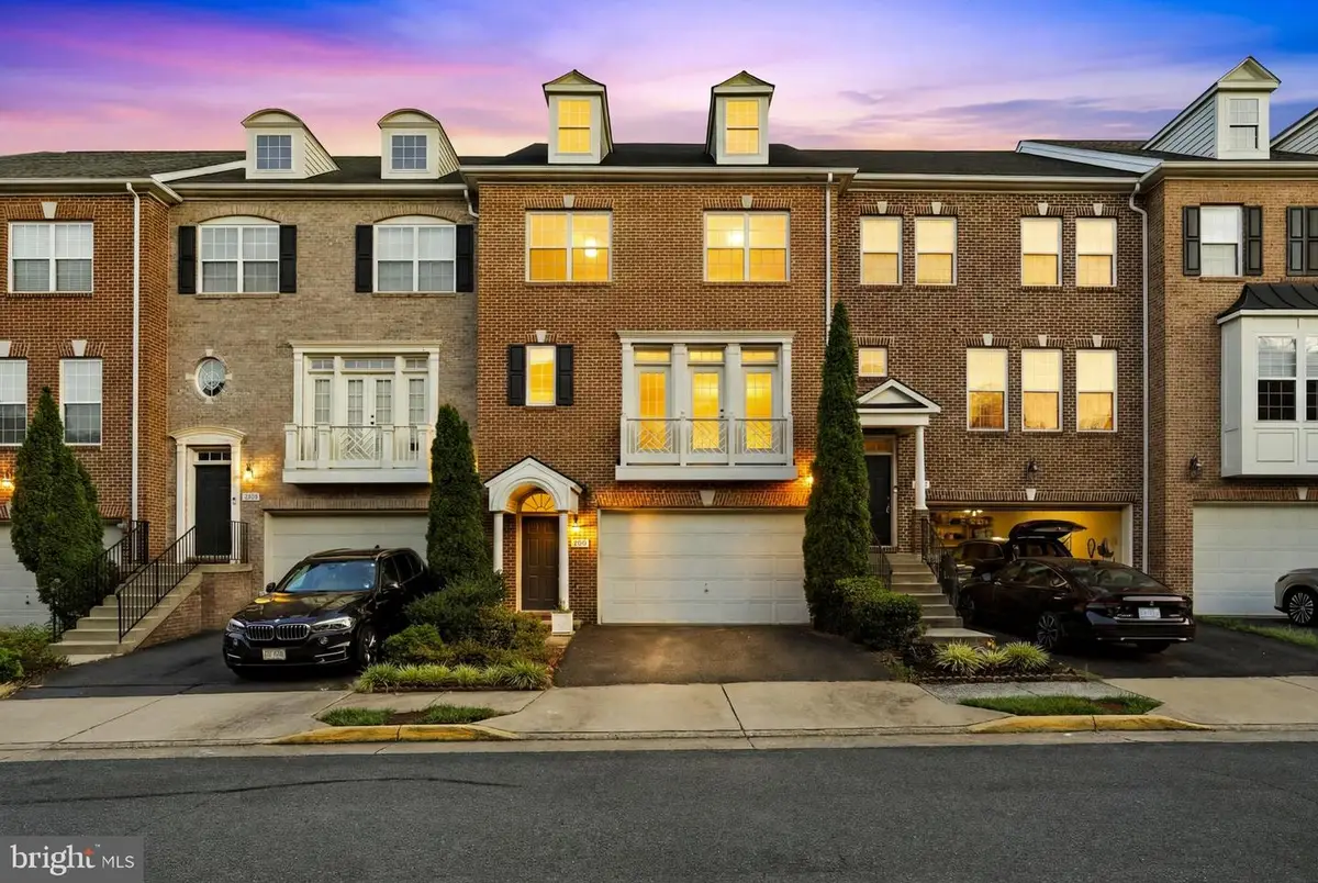 12147 Monteith Ln, Fairfax, VA 22030 - #1