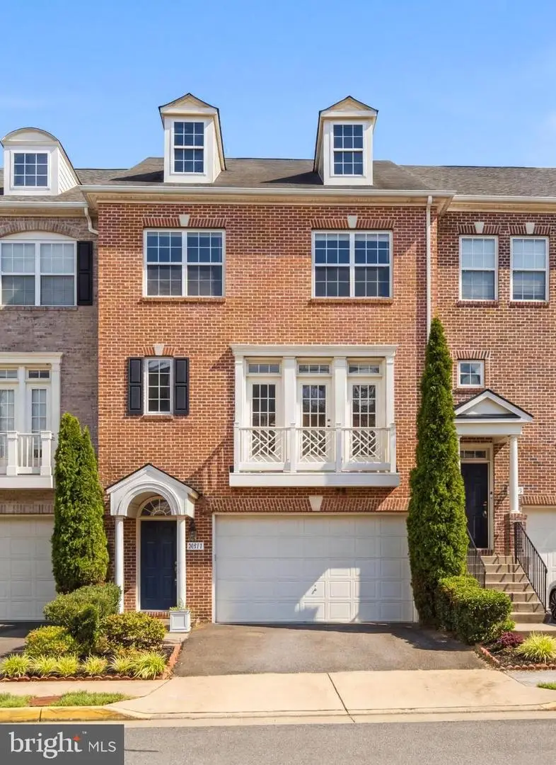 12147 Monteith Ln, Fairfax, VA 22030 - #2