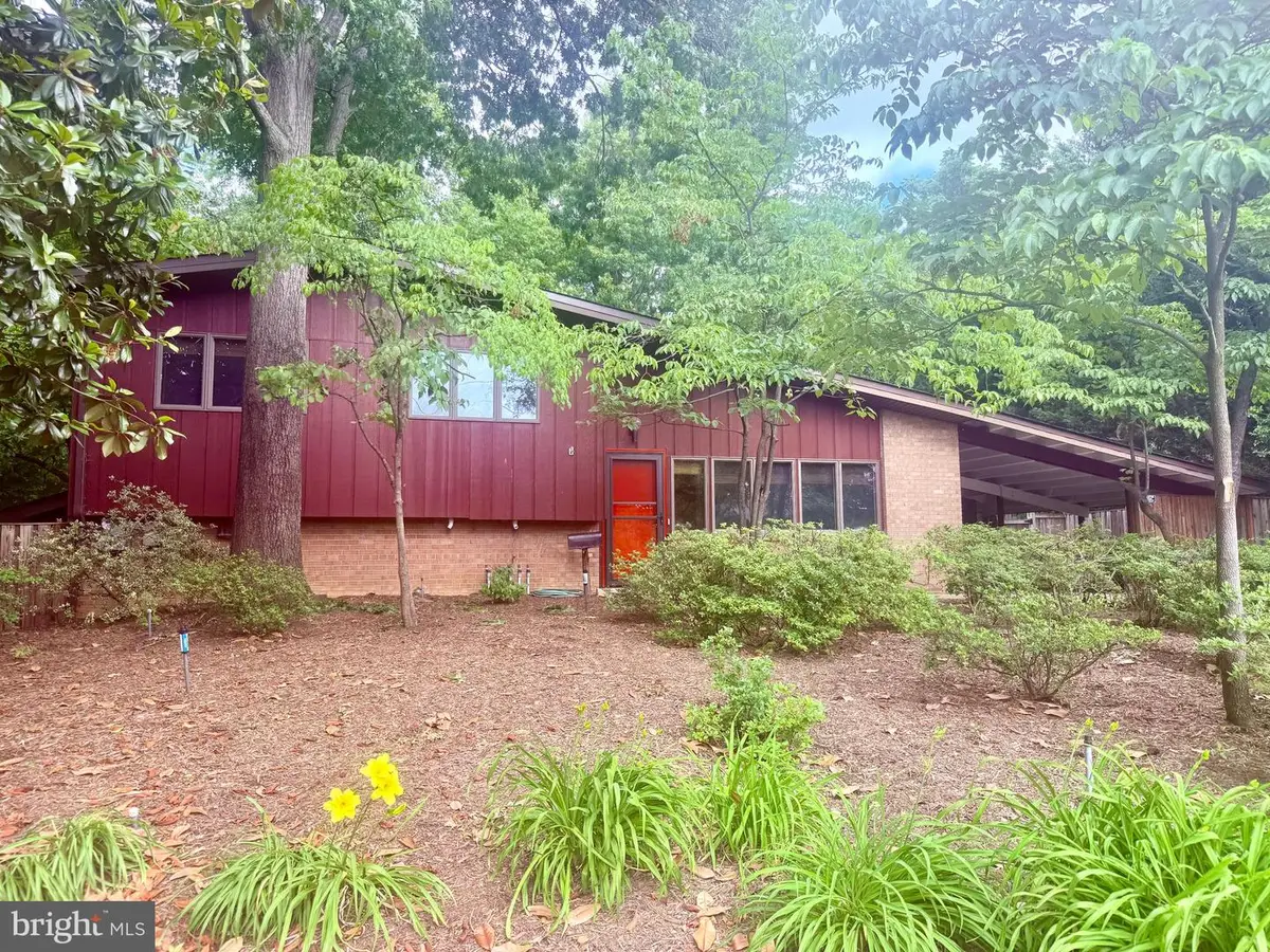 6018 Ridge View Dr, Alexandria, VA 22310 - #1