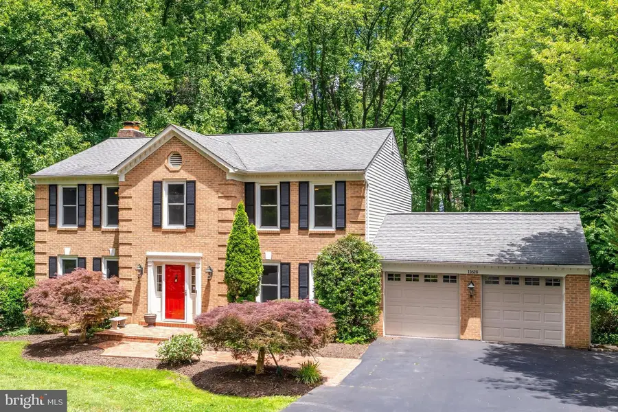 11618 Holly Briar Ln, Great Falls, VA 22066 - #2