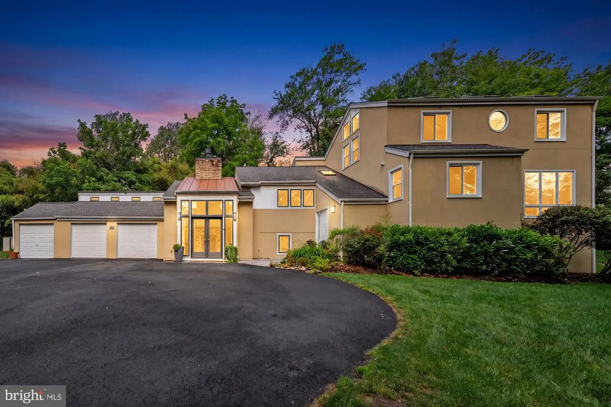 1316 Alps Dr, McLean, VA 22102 - #1