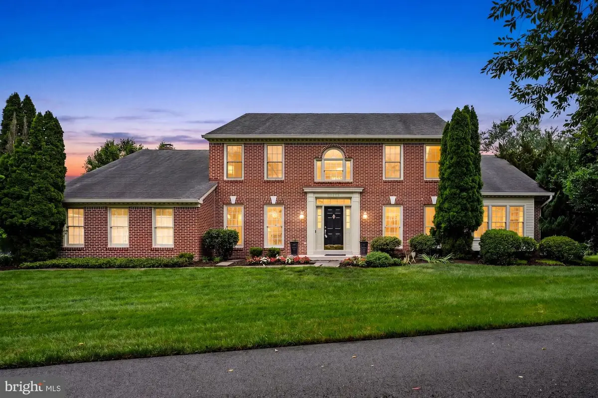 10215 Martinhoe Dr, Vienna, VA 22181 - #1
