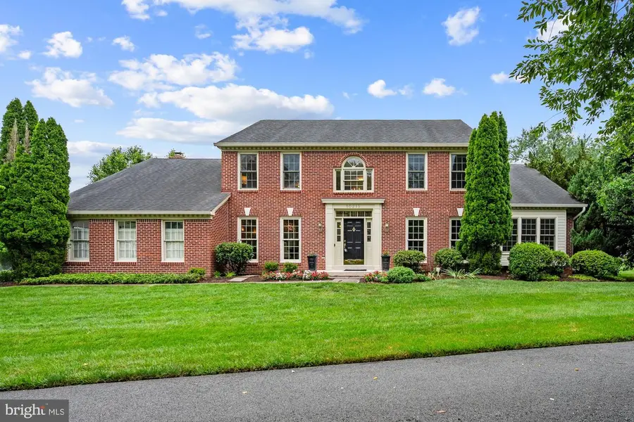 10215 Martinhoe Dr, Vienna, VA 22181 - #2