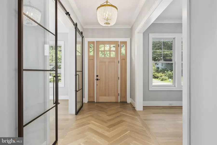 6716 Van Fleet Dr, McLean, VA 22101 - #2