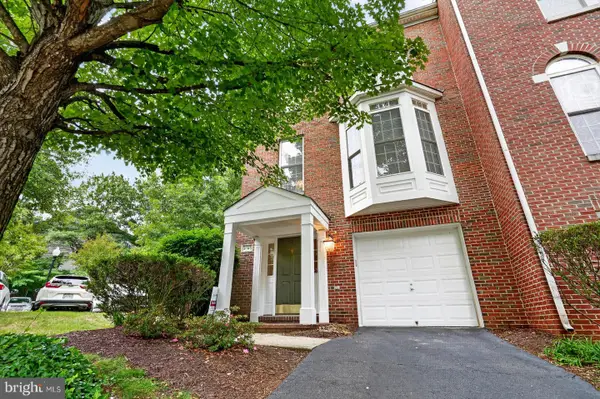4190 Lower Park Dr, FAIRFAX, VA 22030