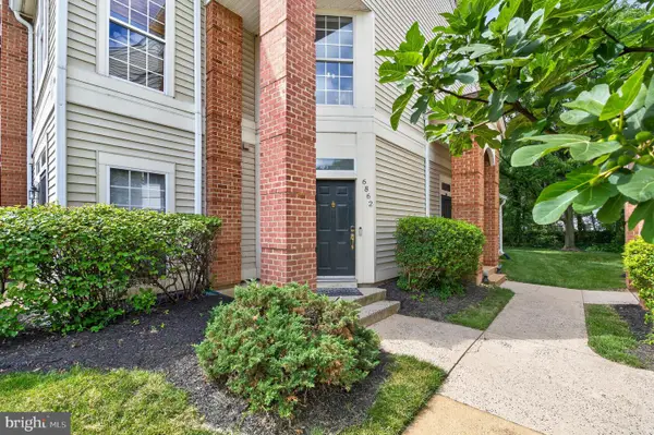 6862 Brindle Heath Way #202, ALEXANDRIA, VA 22315