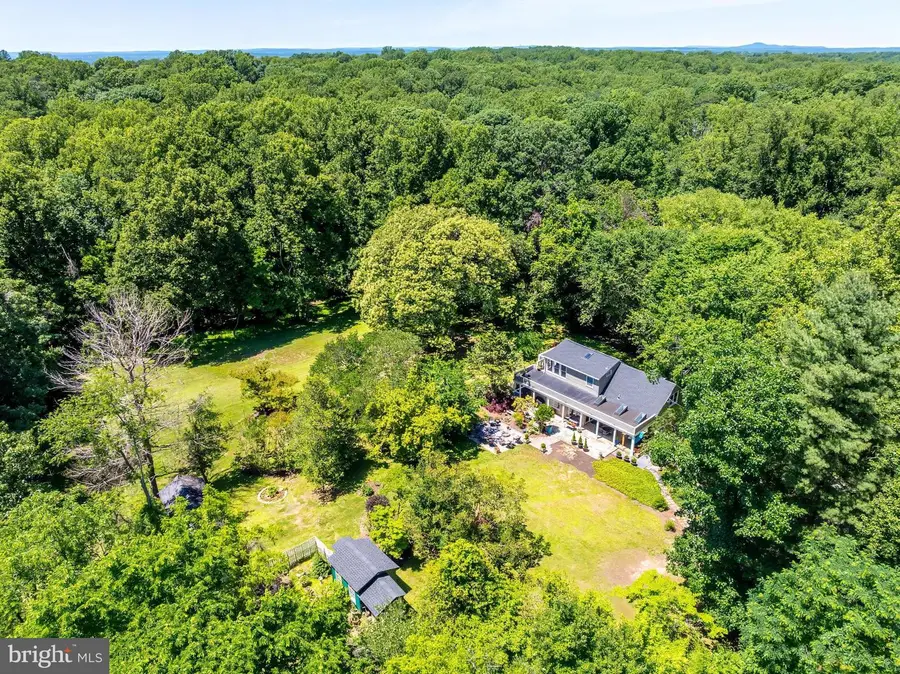 518 Goldsmith Ln, Great Falls, VA 22066 - #2