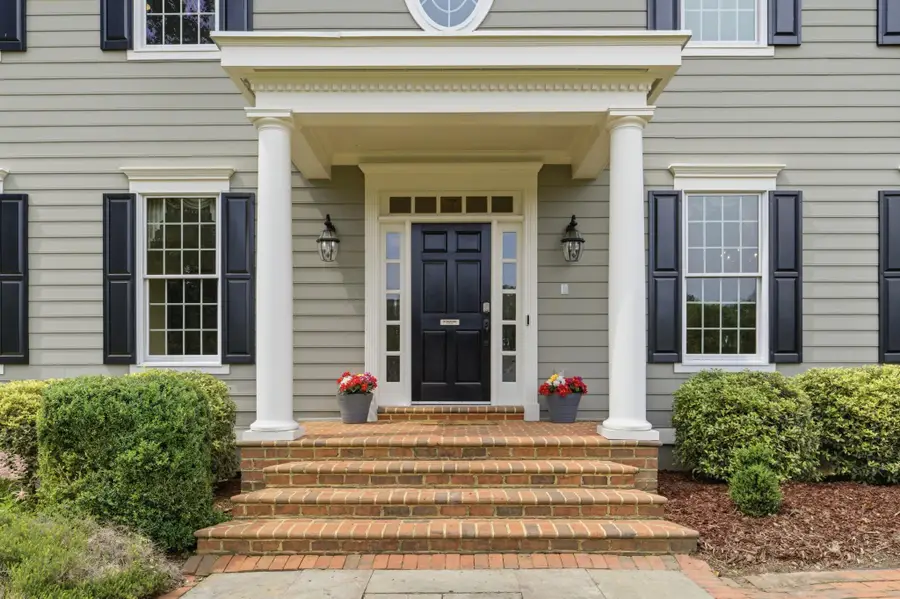 9889 Chapel Bridge Estates Dr, Fairfax Station, VA 22039 - #3