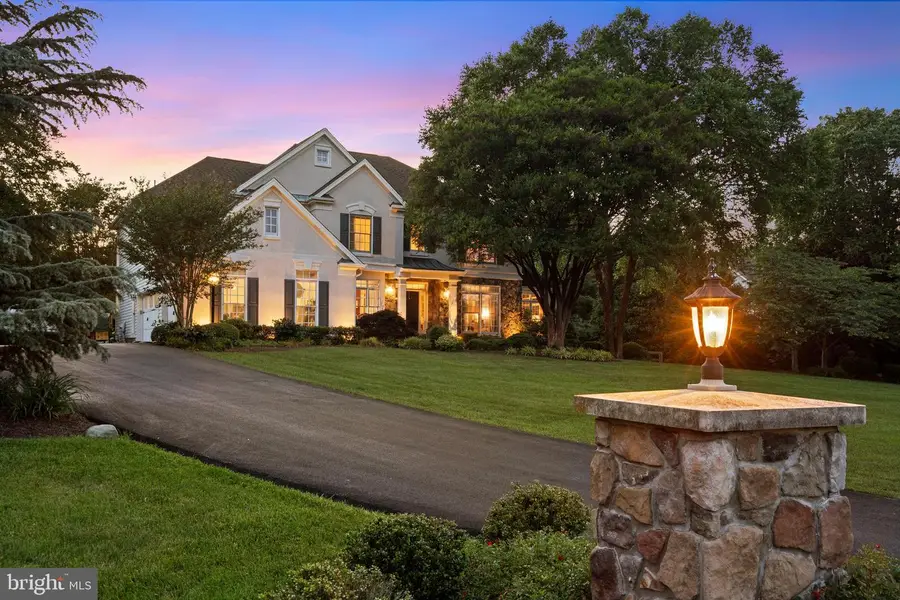 8206 Greentree Manor Ln, Fairfax Station, VA 22039 - #3