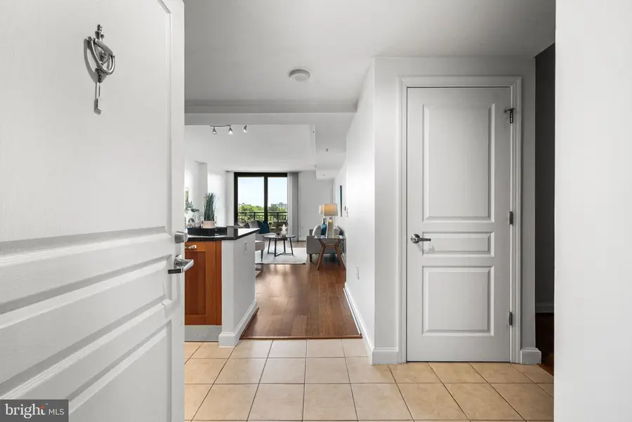 2451 Midtown Ave #708, Alexandria, VA 22303 - #3
