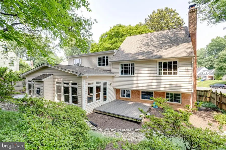 9521 Jomar Dr, Fairfax, VA 22032 - #3