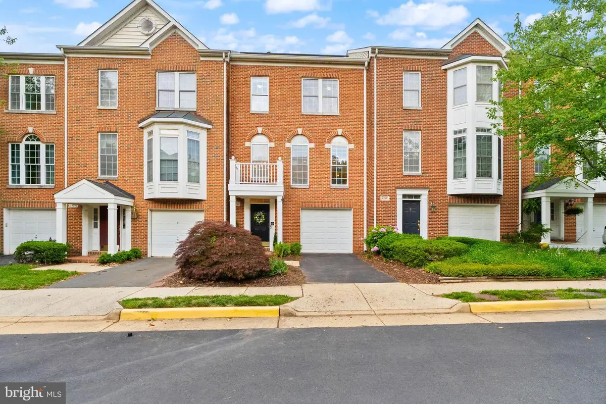 4290 Park Green Ct, Fairfax, VA 22030 - #1