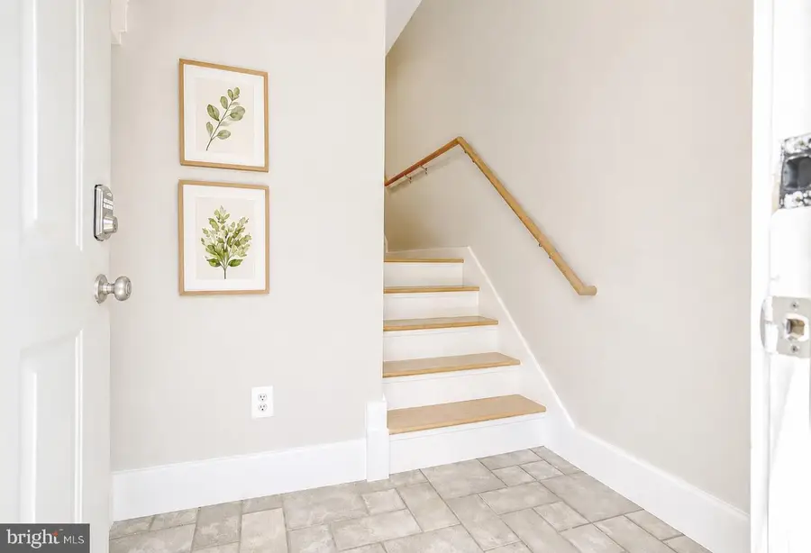 8322 Linden Oaks Ct, Lorton, VA 22079 - #2