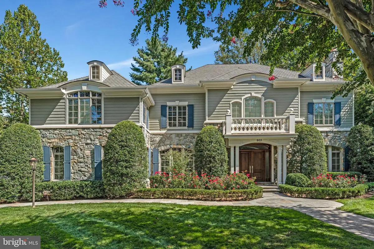 903 Douglass Dr, McLean, VA 22101 - #1