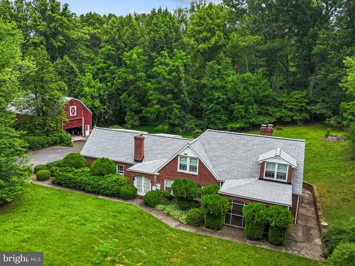 10622 Vale Rd, Oakton, VA 22124 - #1