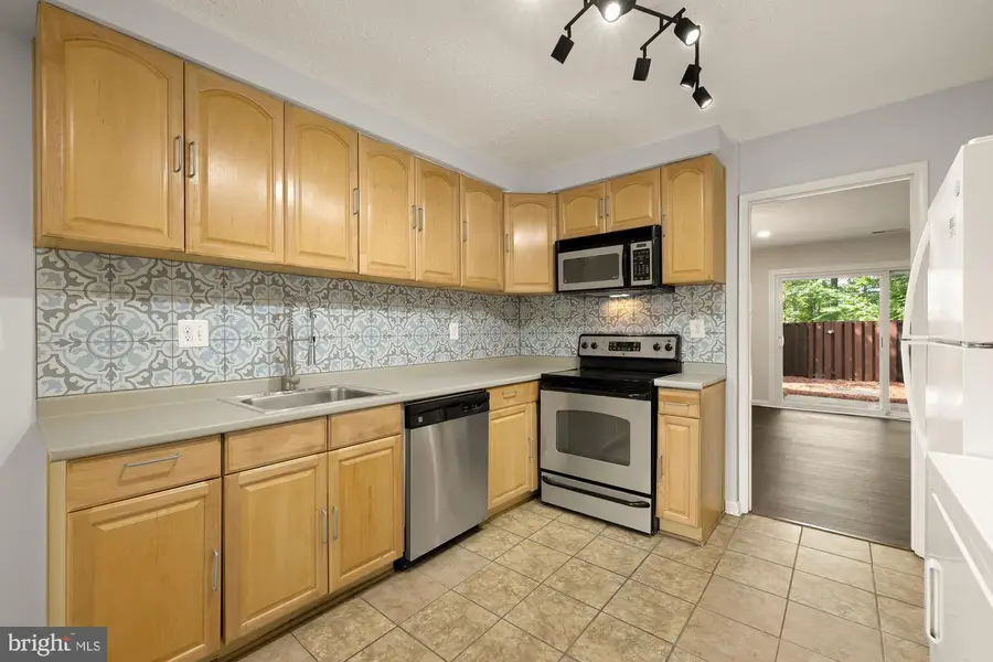 2240 Southgate Sq, Reston, VA 20191 - #3