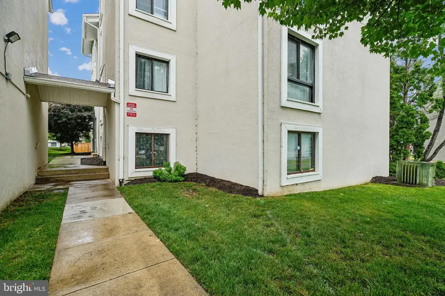 5758 Village Green Dr #d, Alexandria, VA 22309 - #2