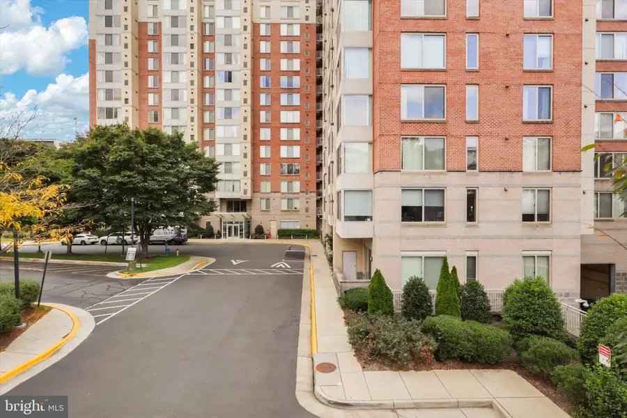 2726 Gallows Rd #1506, Vienna, VA 22180 - #3