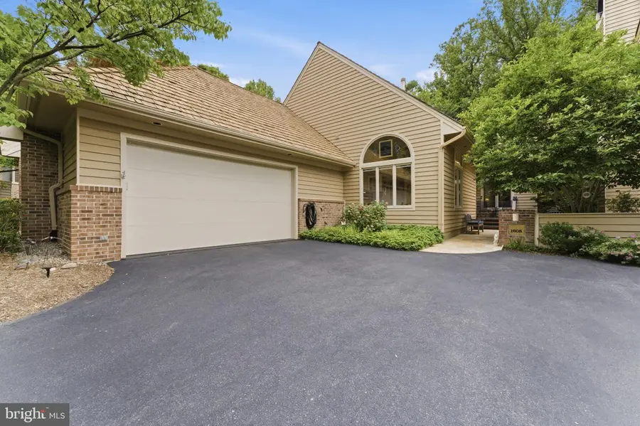 1608 Woodstock Ln, Reston, VA 20194 - #2