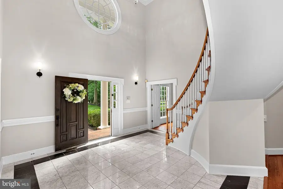190 Falcon Ridge Rd, Great Falls, VA 22066 - #2