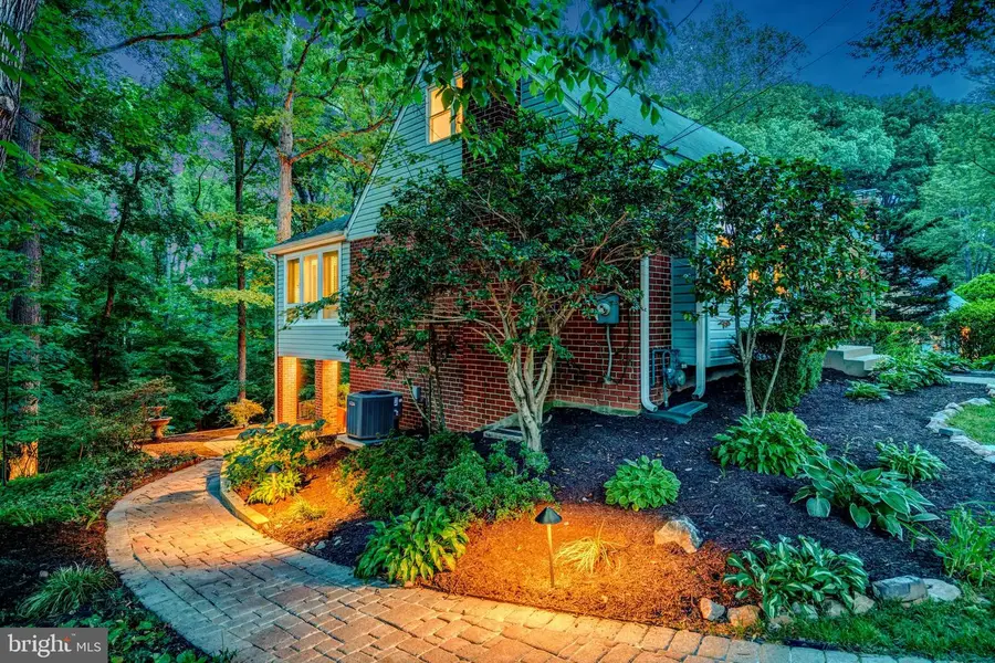 8640 Victoria Rd, Springfield, VA 22151 - #2
