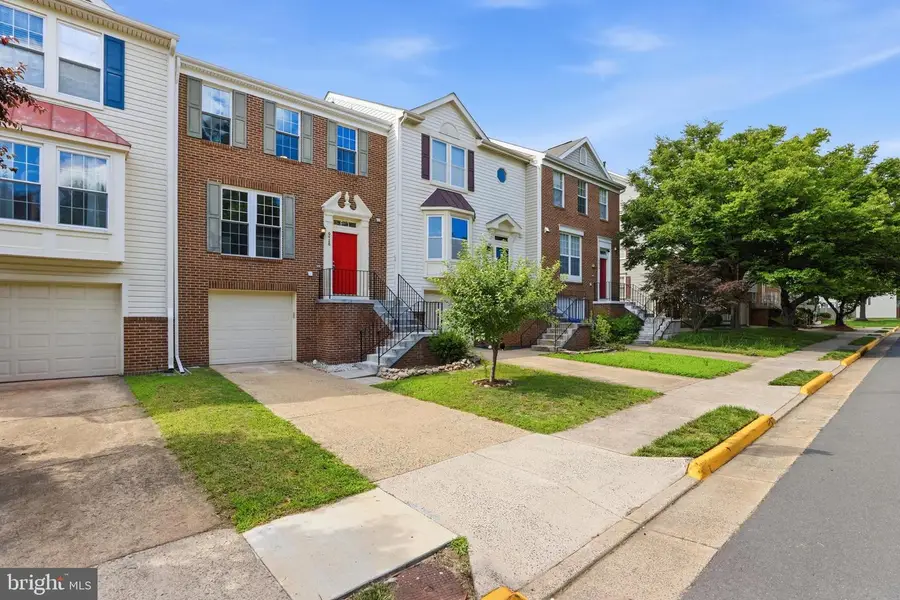 6428 Overcoat Ln, Centreville, VA 20121 - #3
