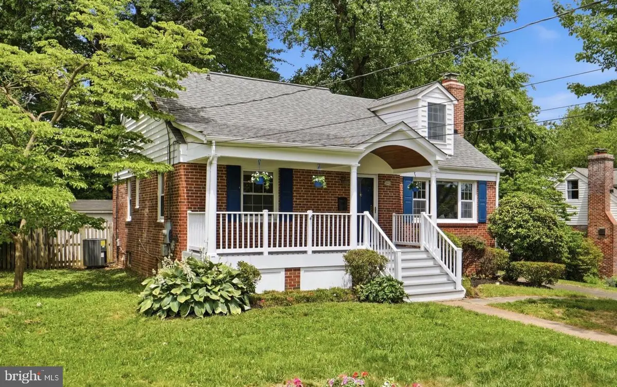 1904 Poole Ln, McLean, VA 22101 - #1
