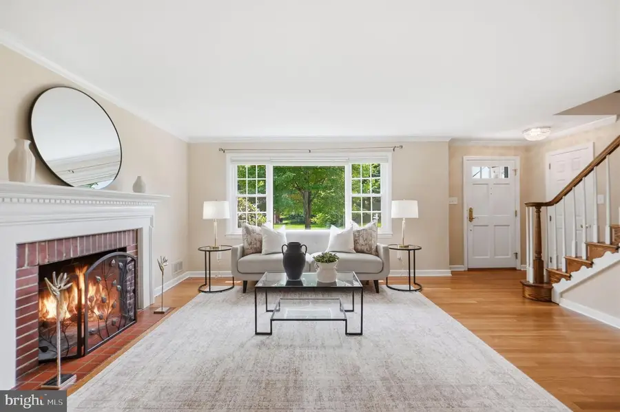 1904 Poole Ln, McLean, VA 22101 - #3
