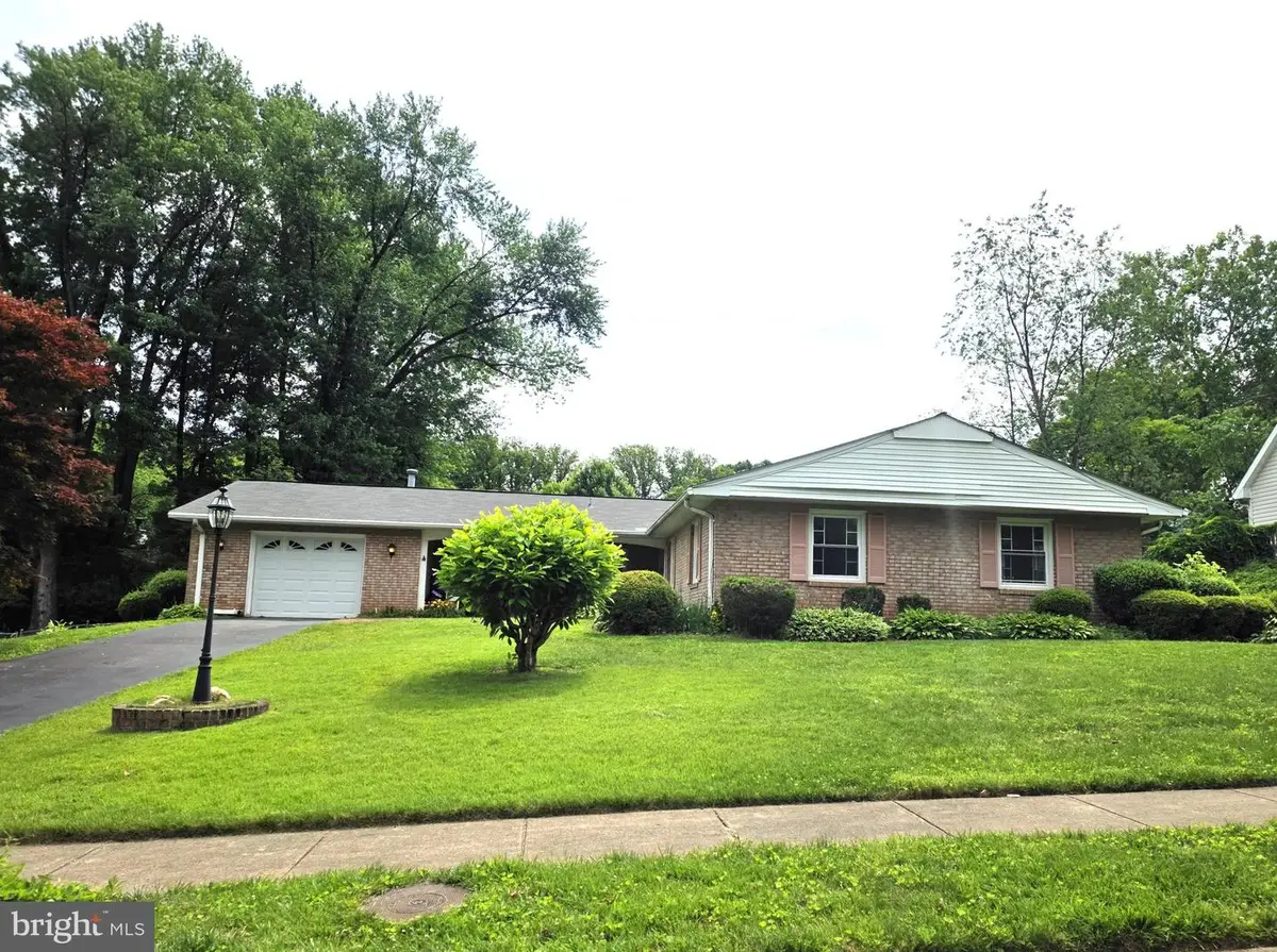4315 Markwood Ln, Fairfax, VA 22033 - #1