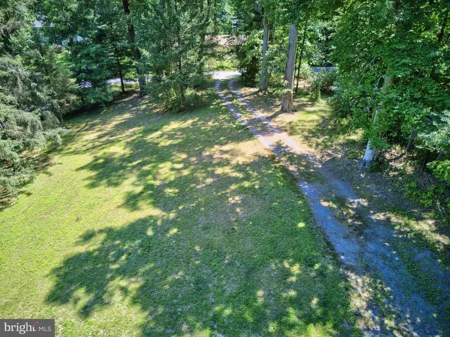 9040 Weant Dr, Great Falls, VA 22066 - #2